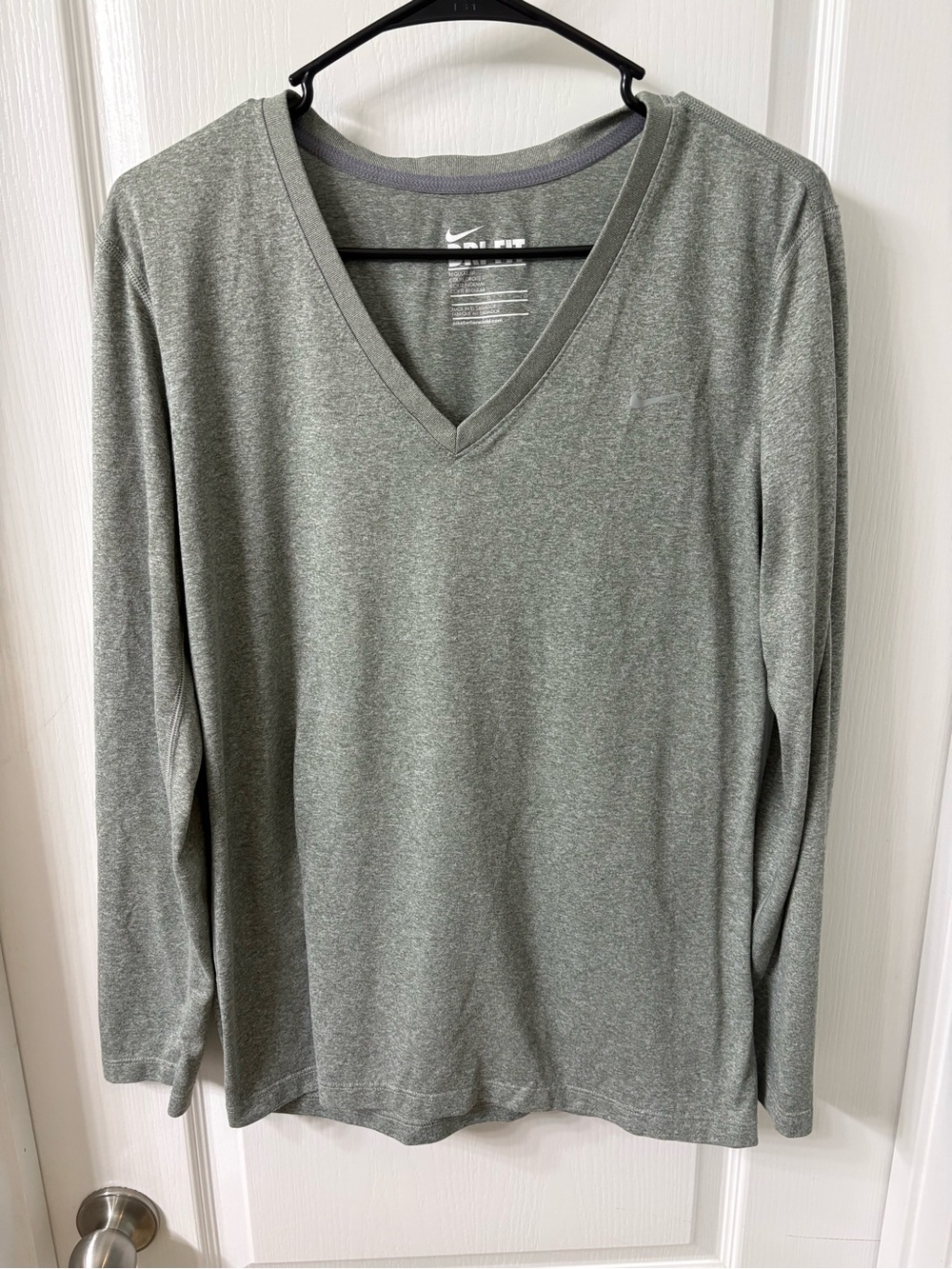 Nike Dri-Fit Long Sleeve V-Neck Gray Top Women's L